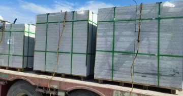 焦作 芝麻白花岗岩地铺石装车日常