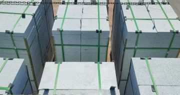 焦作 芝麻白花岗岩5公分地铺石 花岗岩厂家工厂装车日常