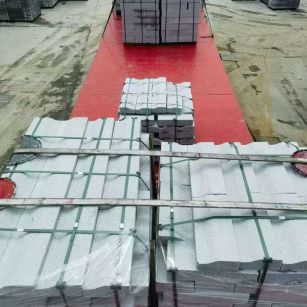 焦作 芝麻白仿形加直形路沿石出货日常