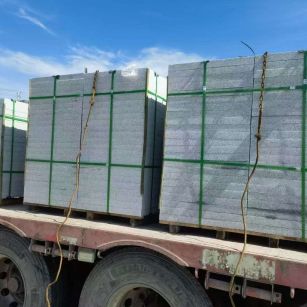 焦作 芝麻白花岗岩地铺石装车日常