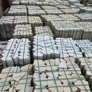 焦作 黄金麻白麻花岗岩荔枝面地铺石(冰裂纹)