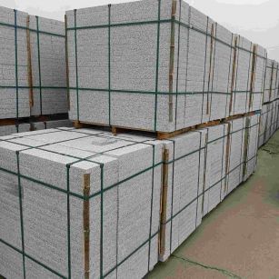 焦作 白麻花岗岩石材荔枝面地铺石（300*600*50）