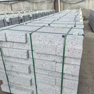 焦作 白麻花岗岩路沿石，弧形路沿石，道牙石，马路牙子，界石，路缘石，平沿石，直岩石，平缘石等