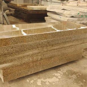 焦作 黄金麻栏杆料半成品加工中