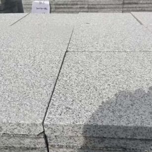 焦作 白麻花岗岩石材推荐 荔枝面地铺石