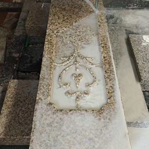 焦作 黄金麻花岗岩异形加工雕刻栏杆大柱