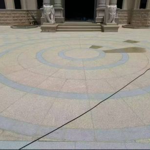 焦作 黄金麻芝麻灰花岗岩石材地铺拼接效果