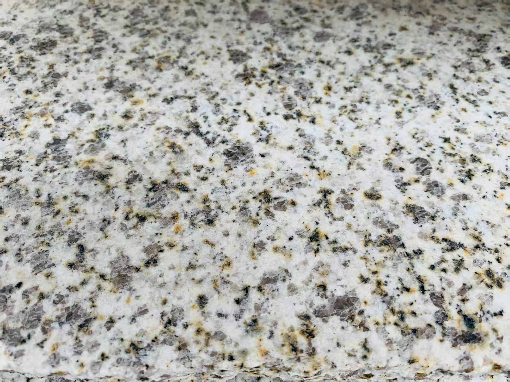 焦作 黄金麻花岗岩石材浅黄光面