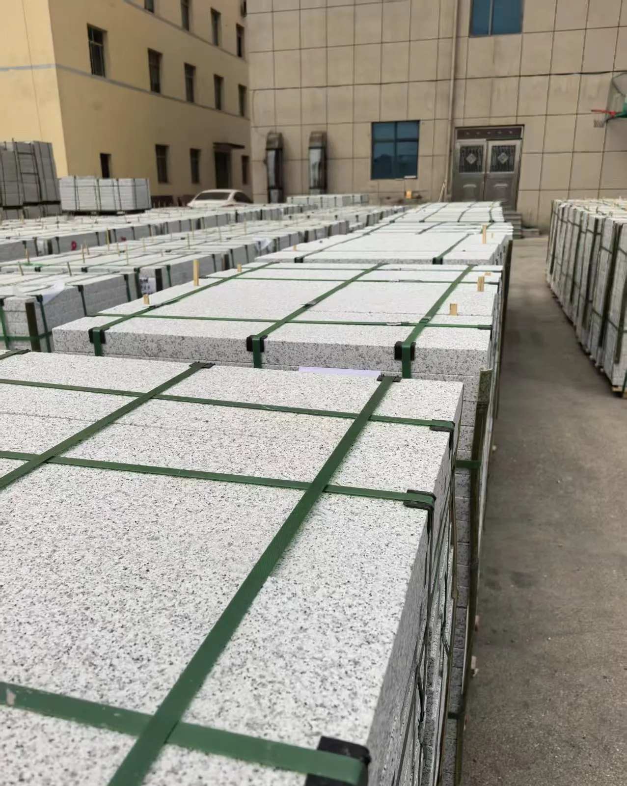 焦作 白麻花岗岩5.0公分荔枝面地铺石