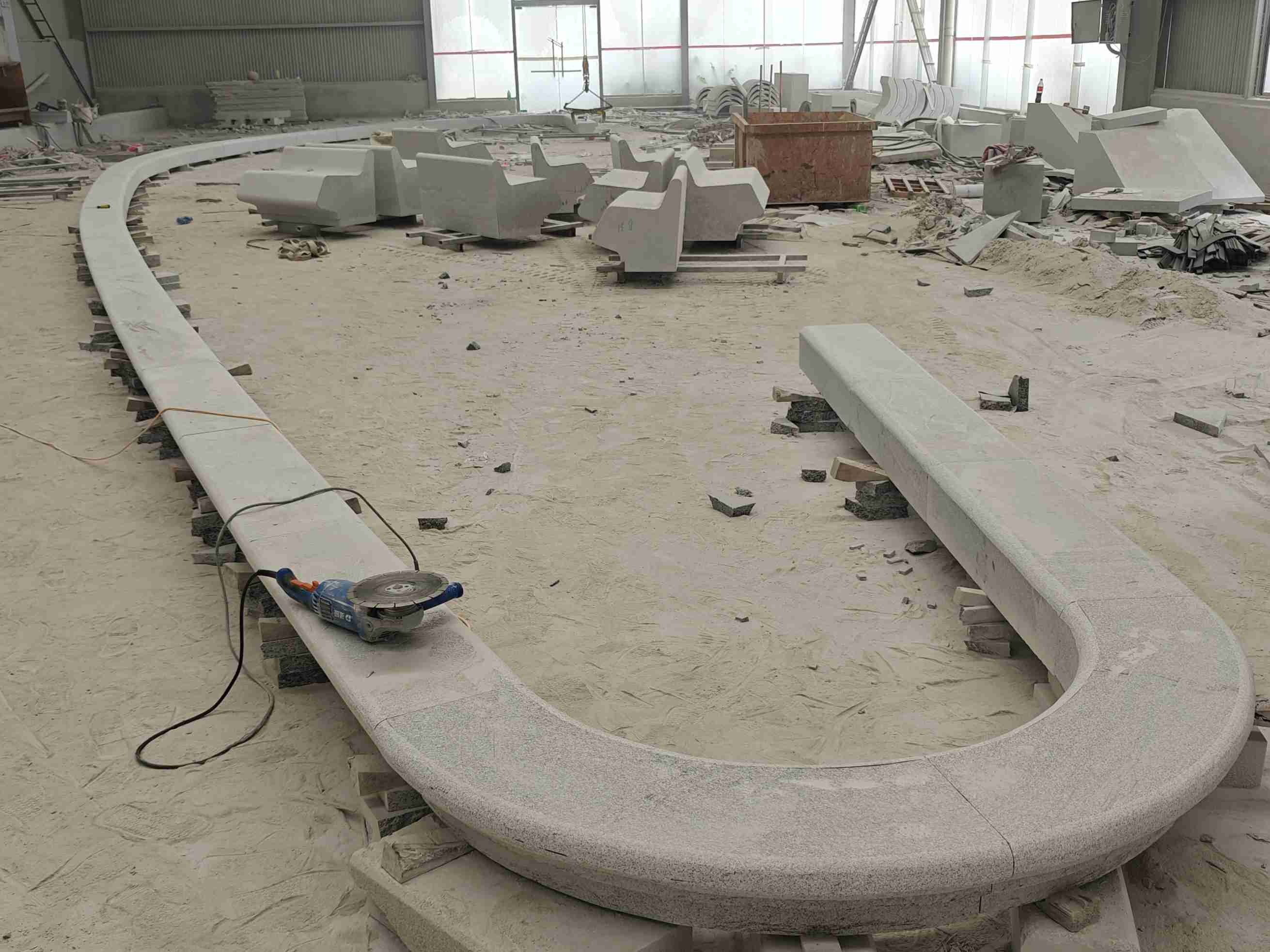 焦作 芝麻白花岗岩弧形花坛石，坐凳石