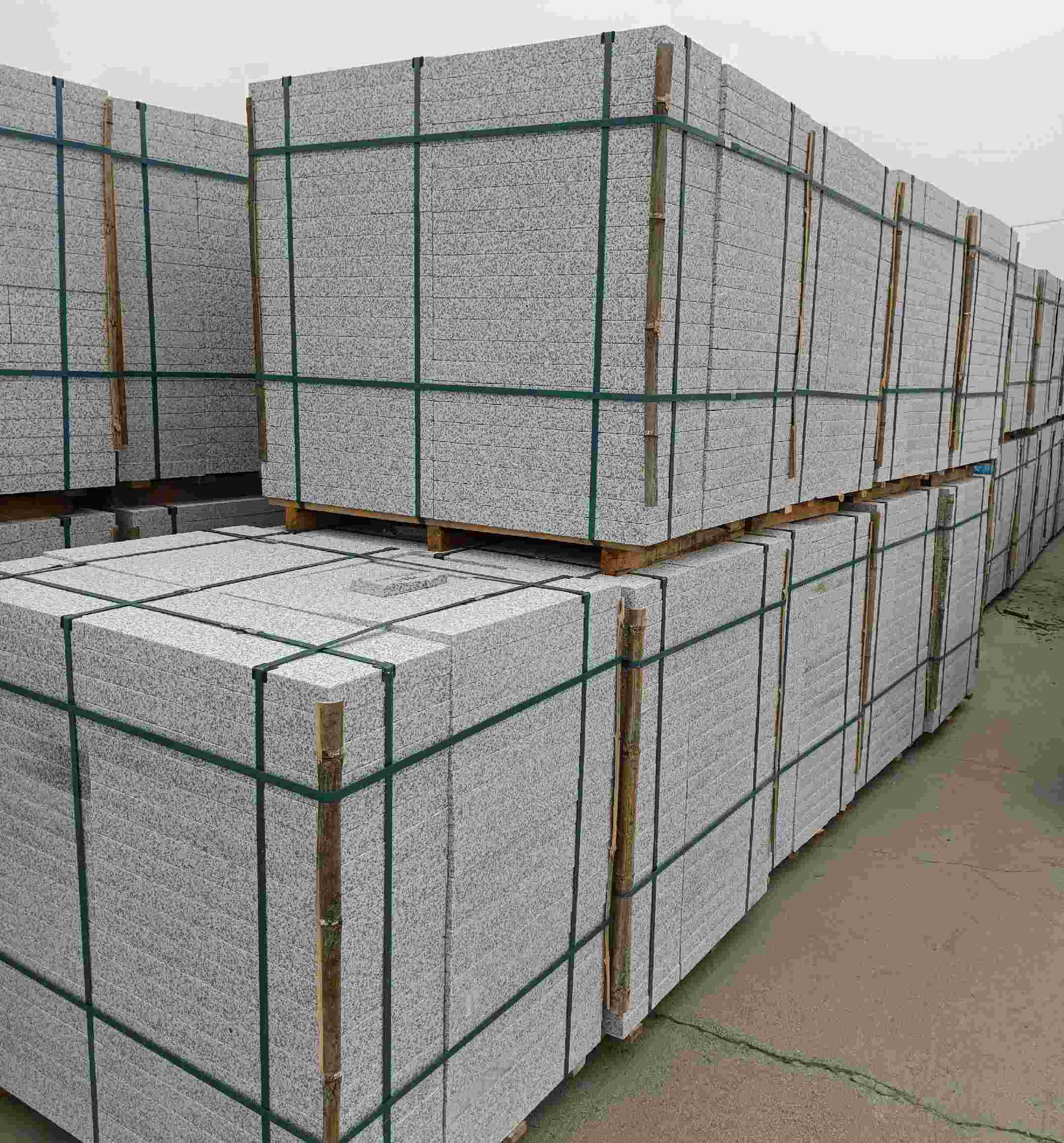 焦作 白麻花岗岩石材荔枝面地铺石（300*600*50）