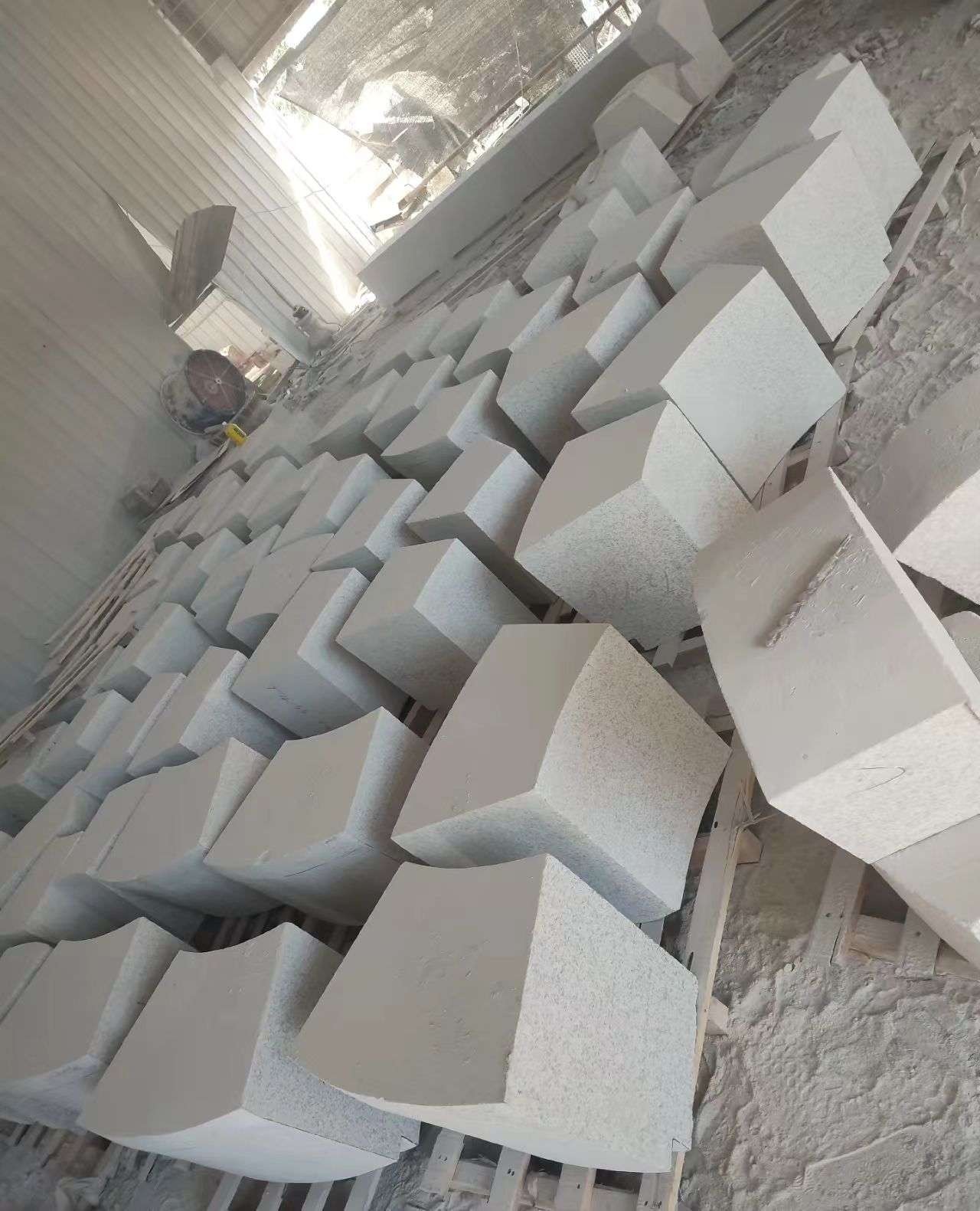 焦作 白麻花岗岩异形坐凳