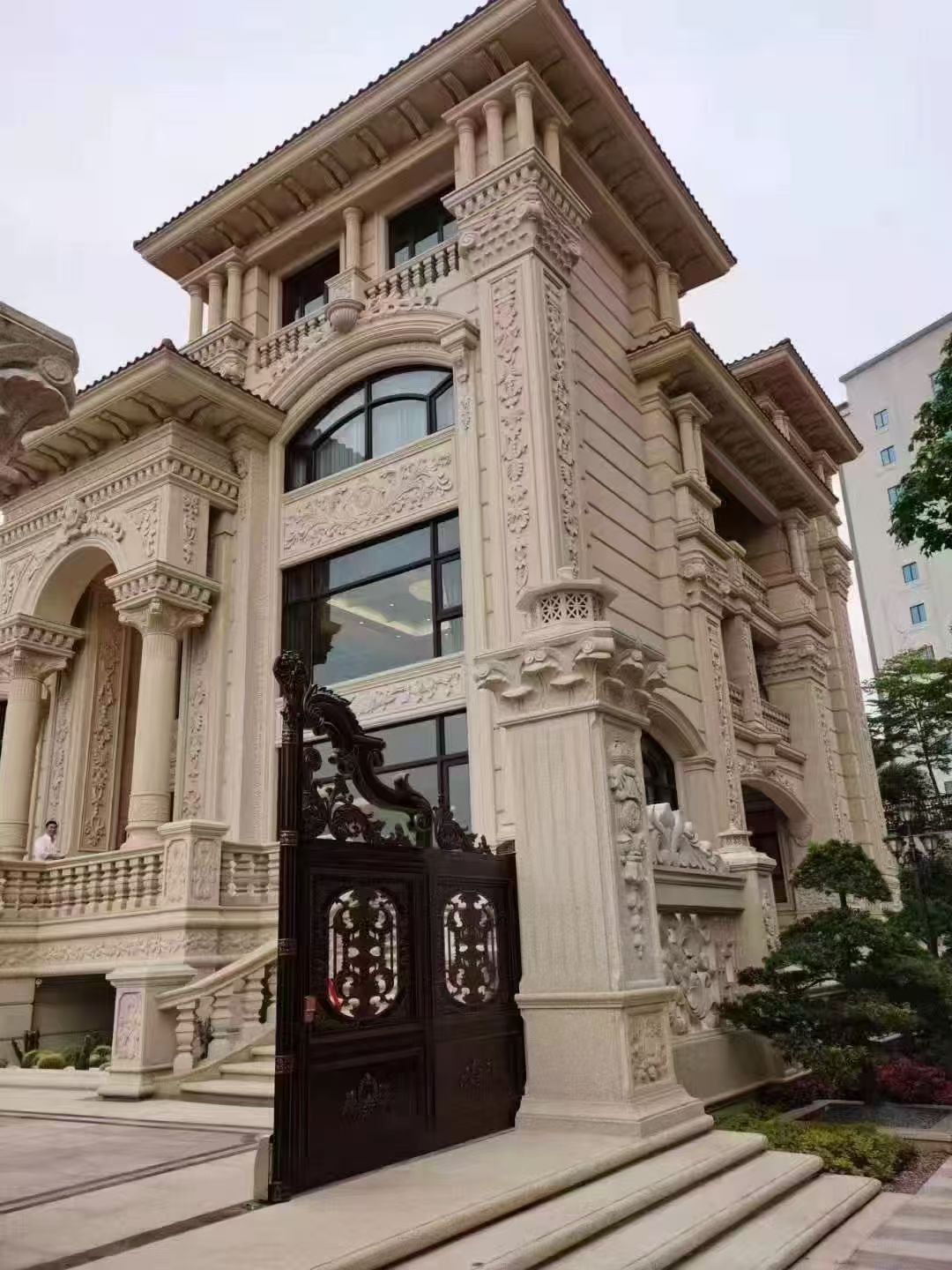 焦作 黄金麻花岗岩别墅外墙干挂效果展示