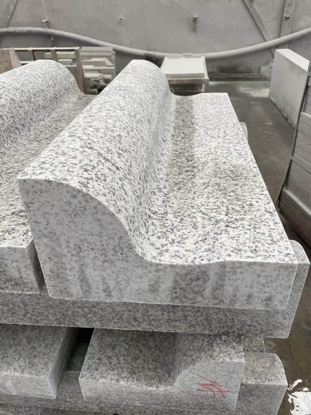 焦作 白麻花岗岩S型路沿石，路侧石，马路牙子等