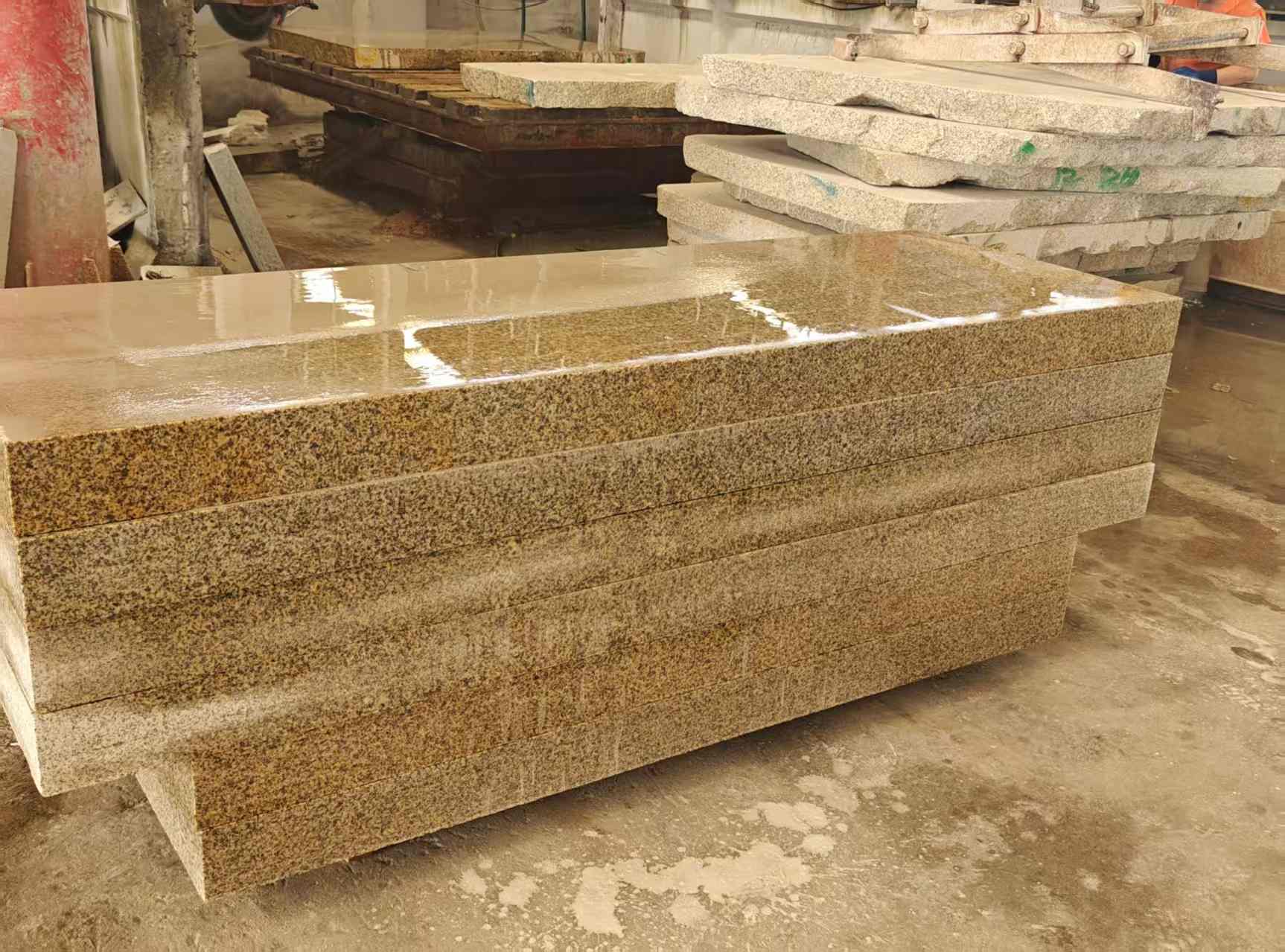 焦作 黄金麻栏杆料半成品加工中