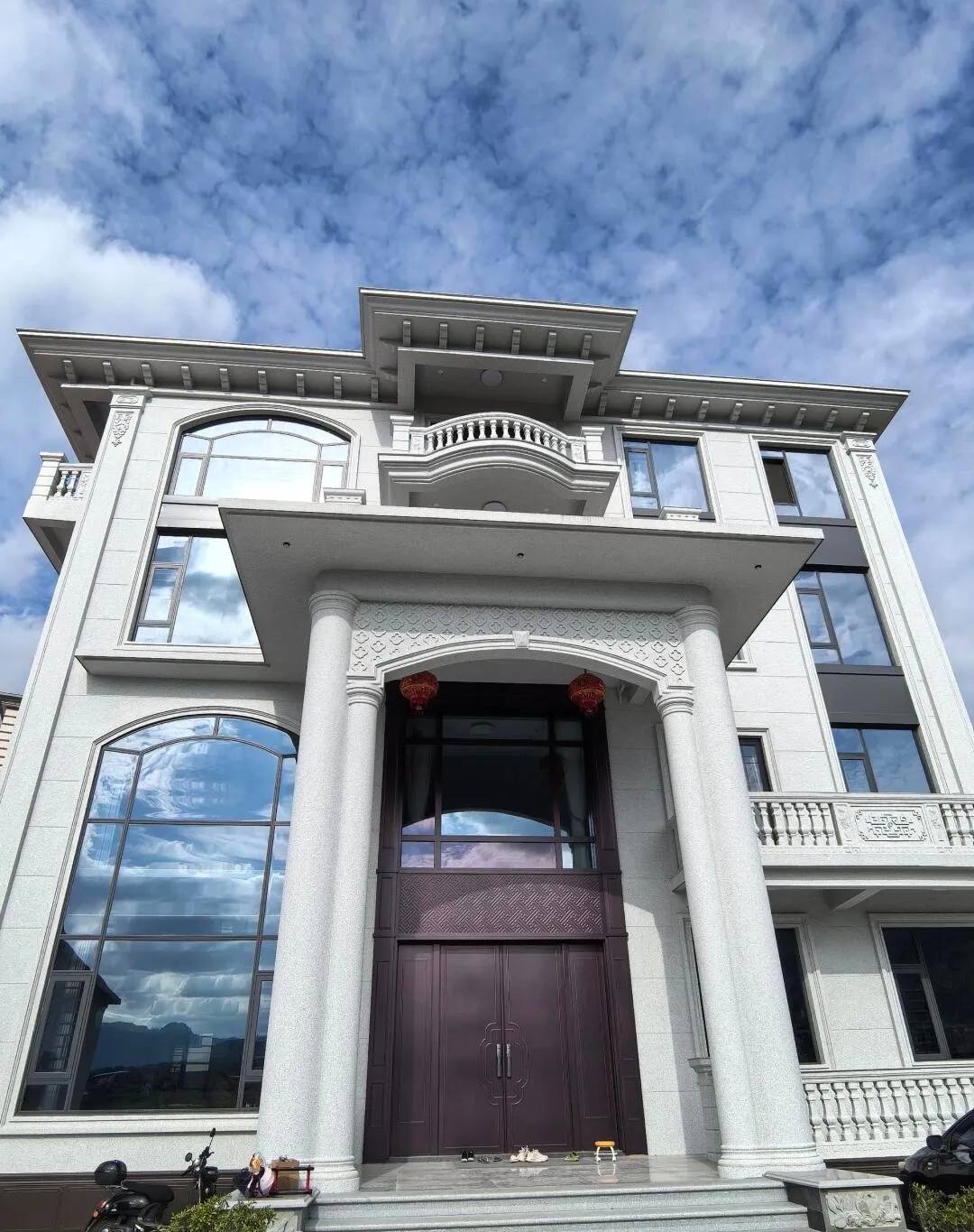 焦作白麻别墅外墙干挂石材效果示例