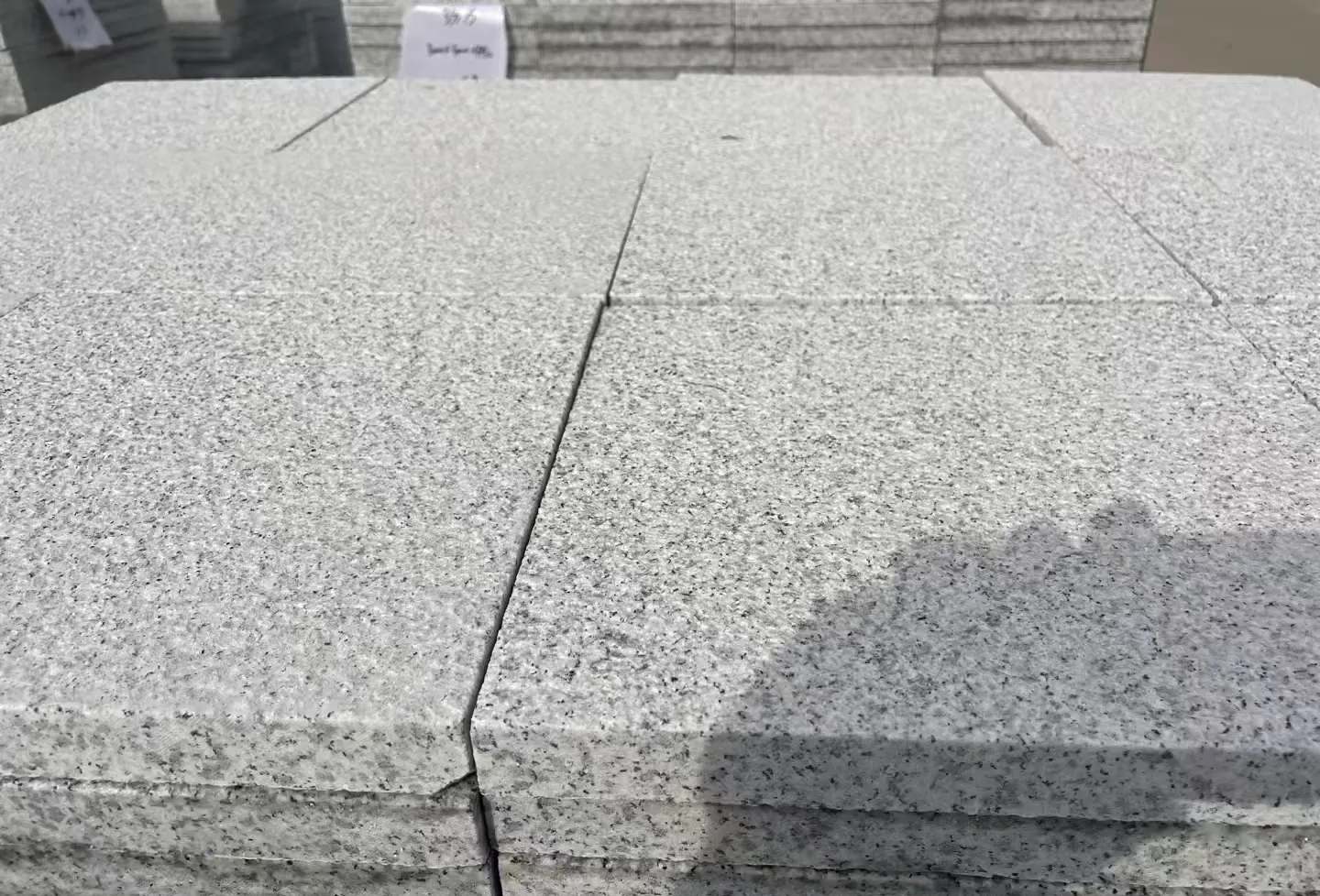 焦作 白麻花岗岩石材推荐 荔枝面地铺石