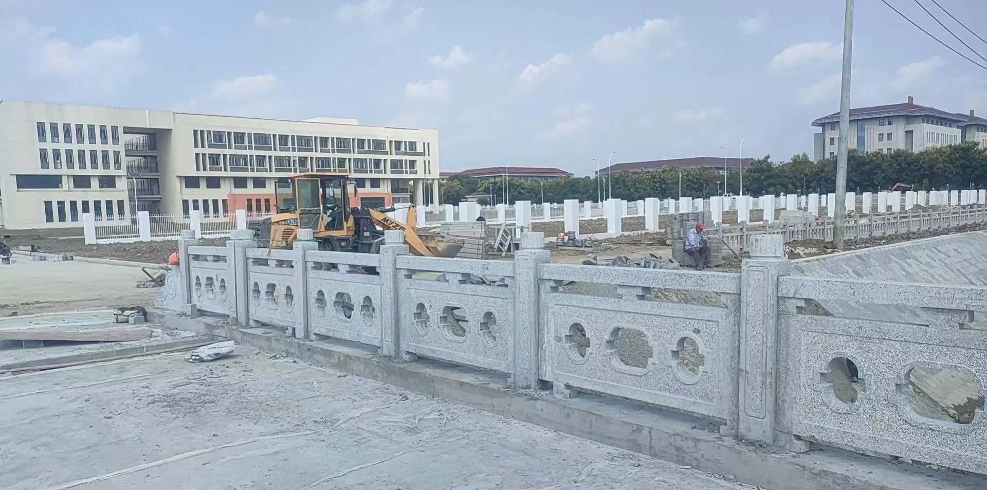 焦作 白麻花岗岩荔枝面河道栏杆