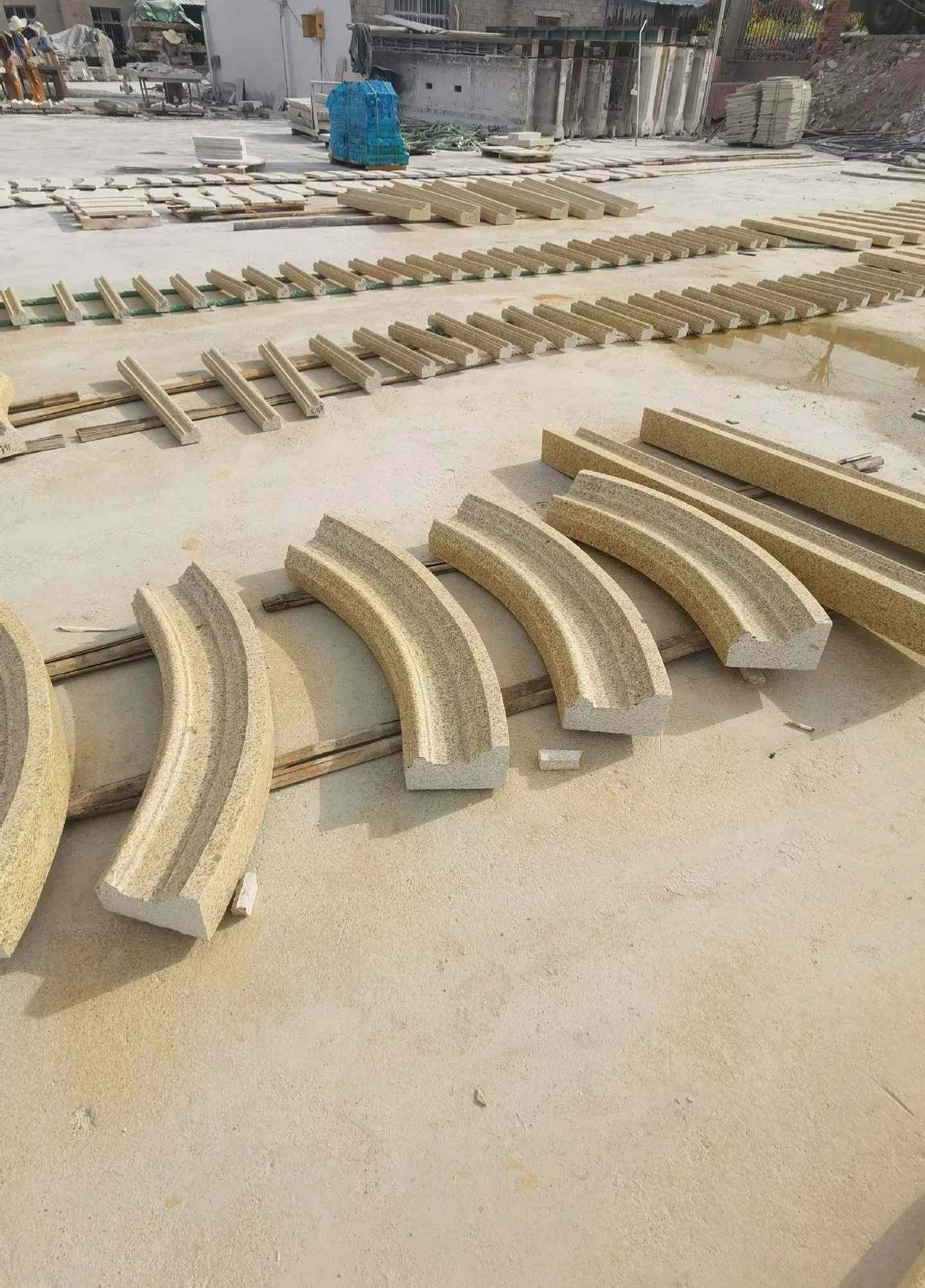 焦作 黄金麻花岗岩别墅线条