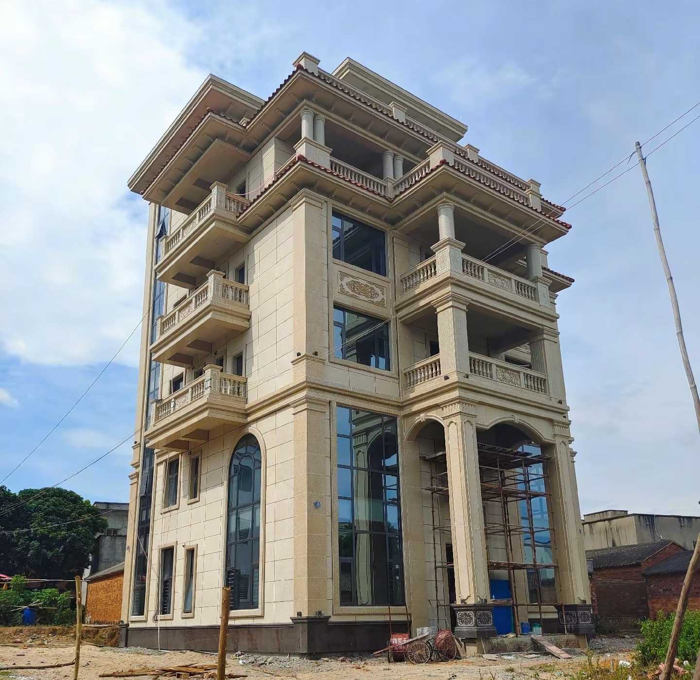 焦作 黄金麻花岗岩石材别墅外墙干挂搭配（雕花栏杆花瓶柱门楼罗马柱）